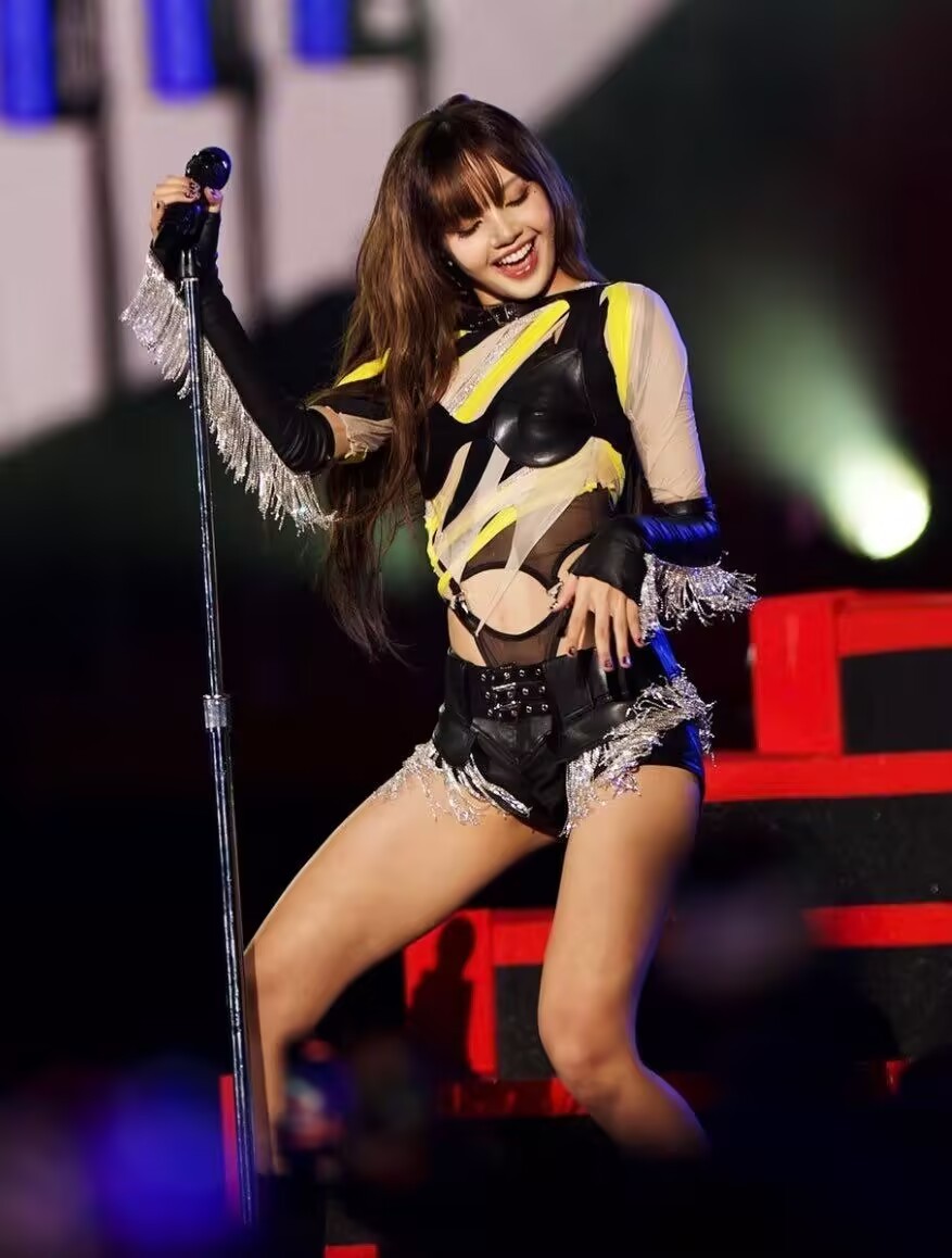 #Lisa音乐节表演未发行新歌#Lisa音乐节表演新歌 ​​​