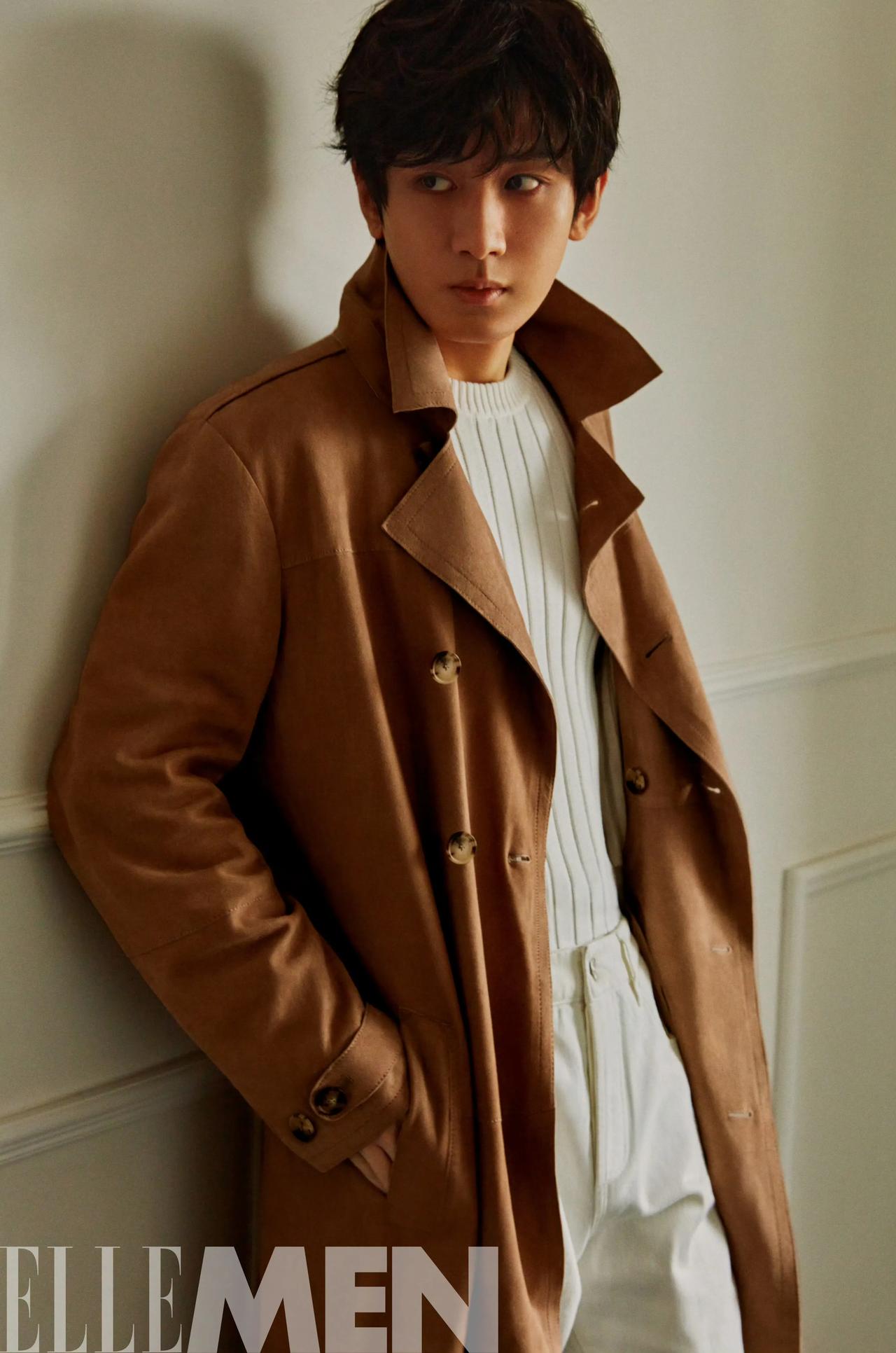 1.肖战微博之夜和北京卫视的春晚录制都要等待官宣确认。
2.成毅《ELLEMEN