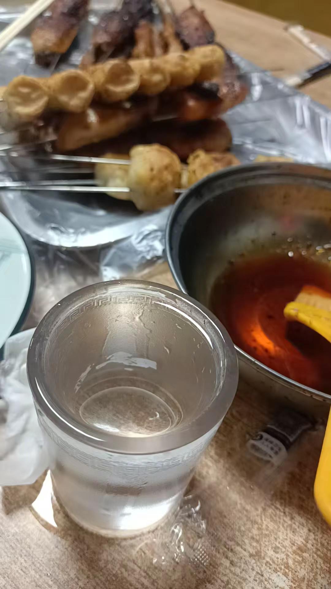 “任何关系，你不要了，这题就解了”表达是下位者的需求，沉默才是上位者的权力。