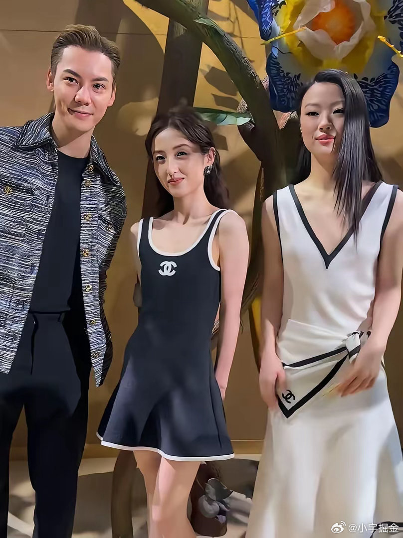 张子枫小鸟依人的美 