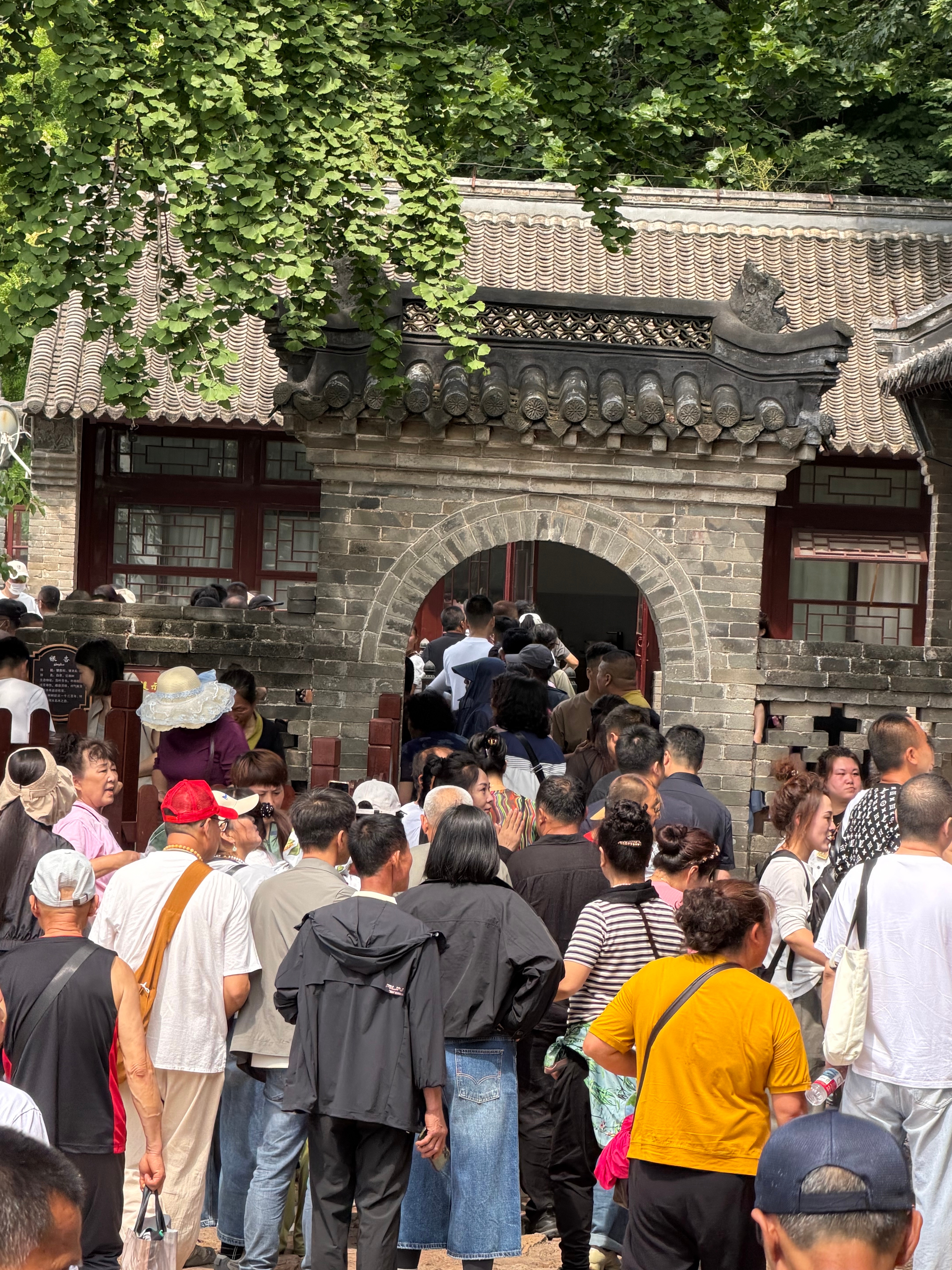 带爸妈出门几次，终于明白他们最喜欢的行程：有风景看，有话可聊，也不用一直被催着走