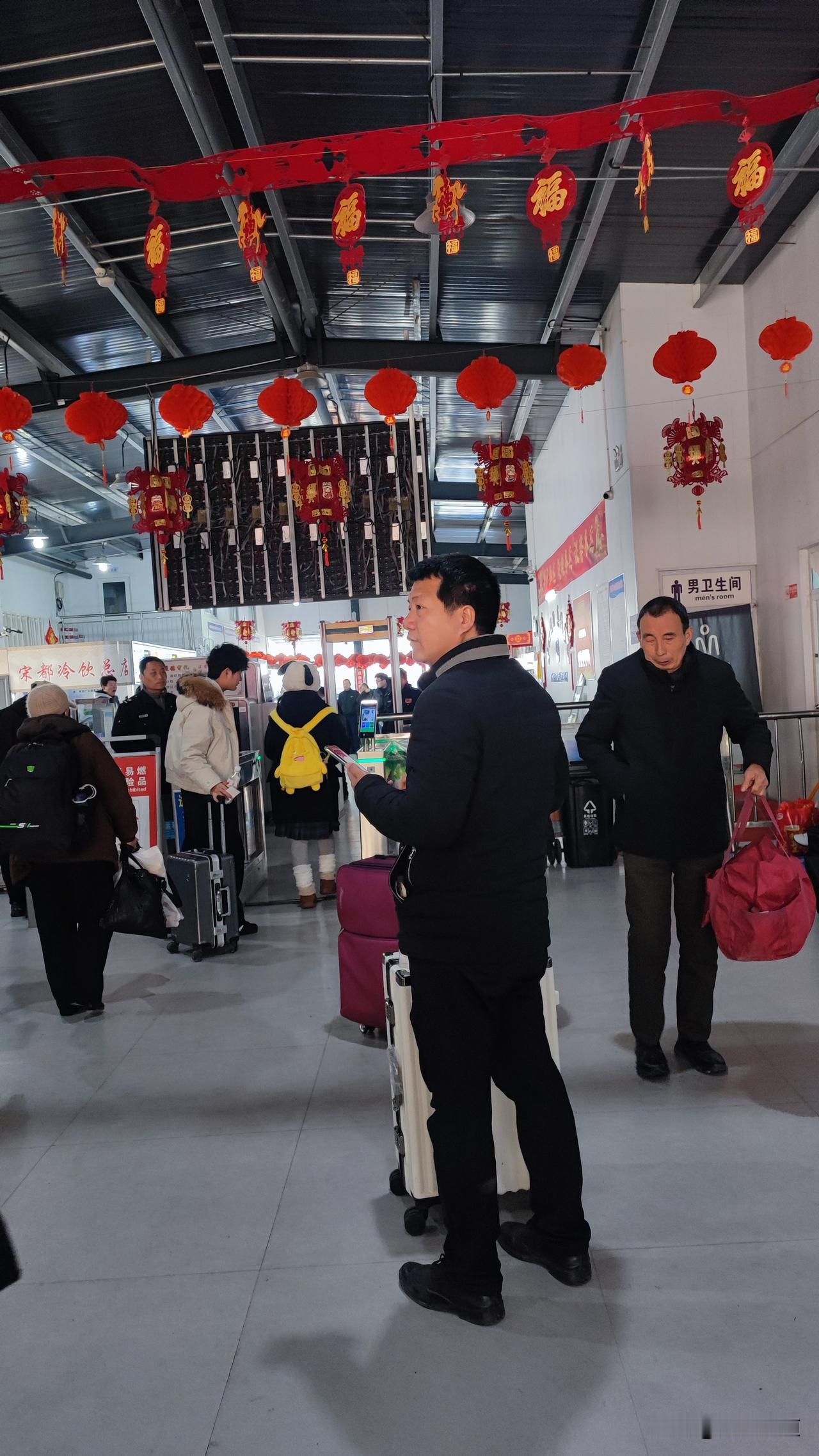 我说不用了，我回去喝水就可以了。
其实，我为什么不喝汤，是因为他们的汤已经煮了很