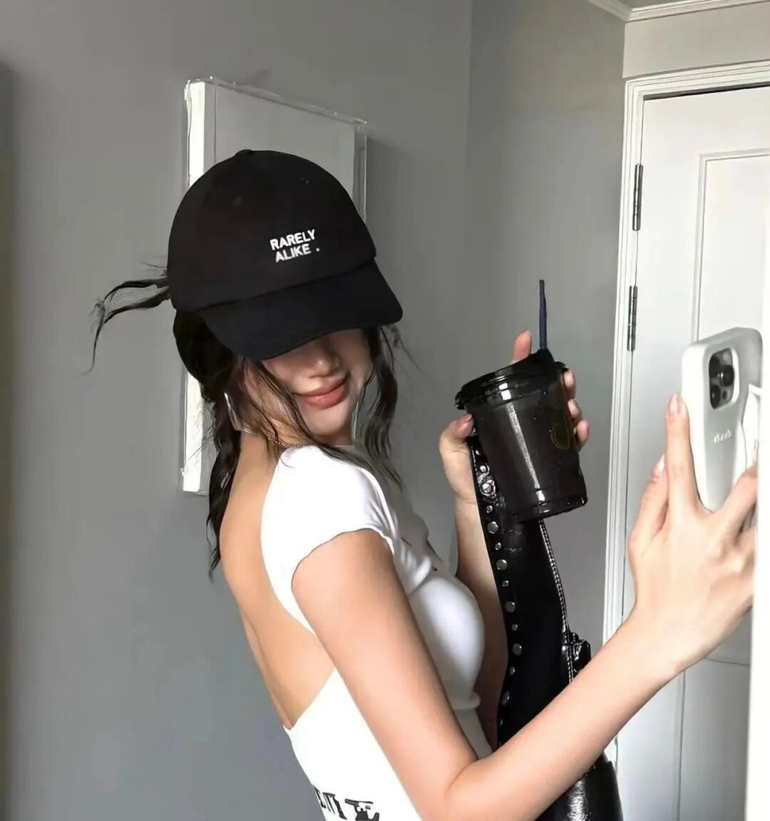 大可放心 你吃的那碗馊饭 不会到了别人手里就变成满汉全席. 