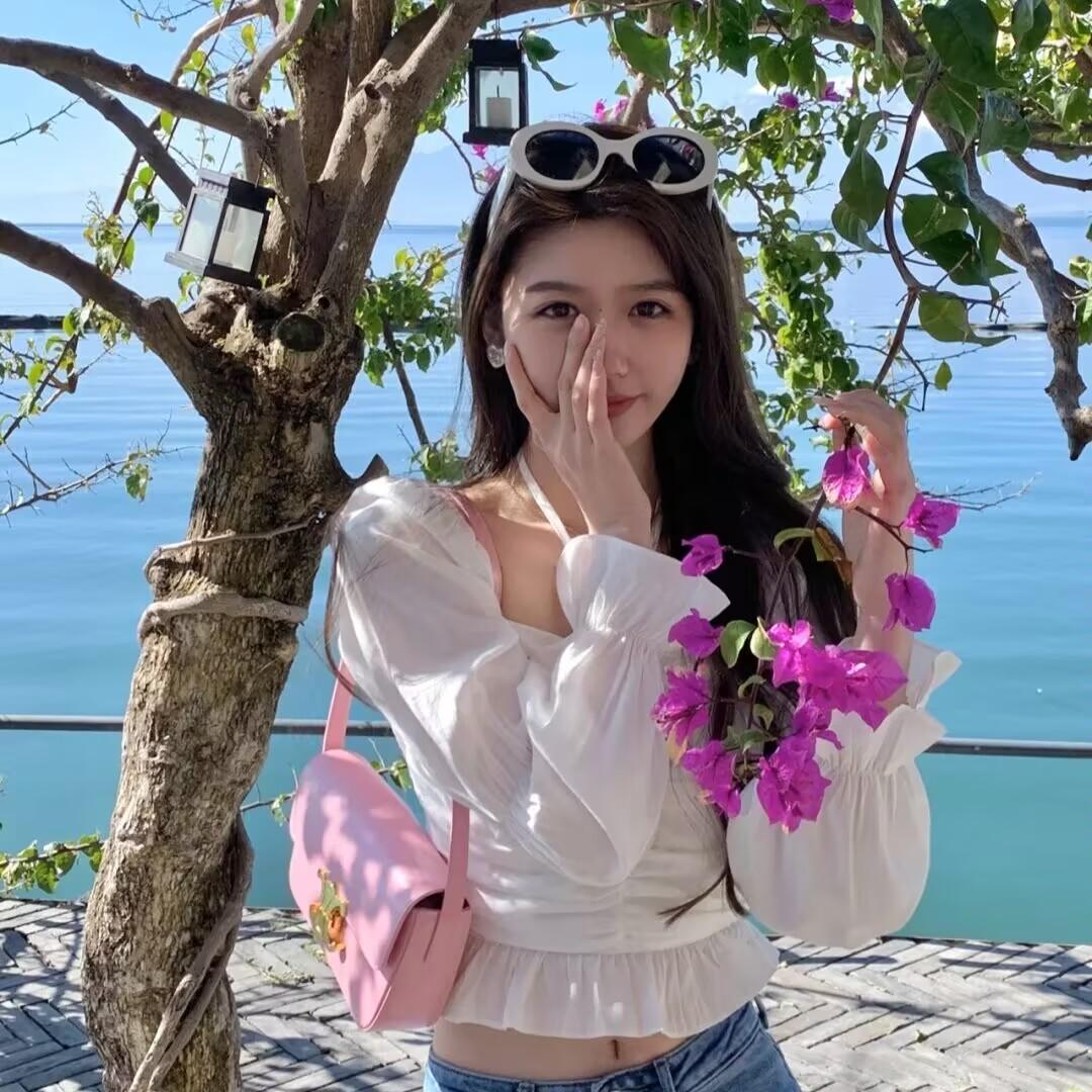 中年以后最好的状态，就是销声匿迹，半隐半藏。除了赚钱和日常生活以外，不需要太多的