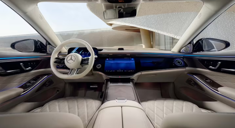 新奔驰S级迎来重大改款，外观：前脸变化显著，进气格栅尺寸增大，并首次采用可发光设