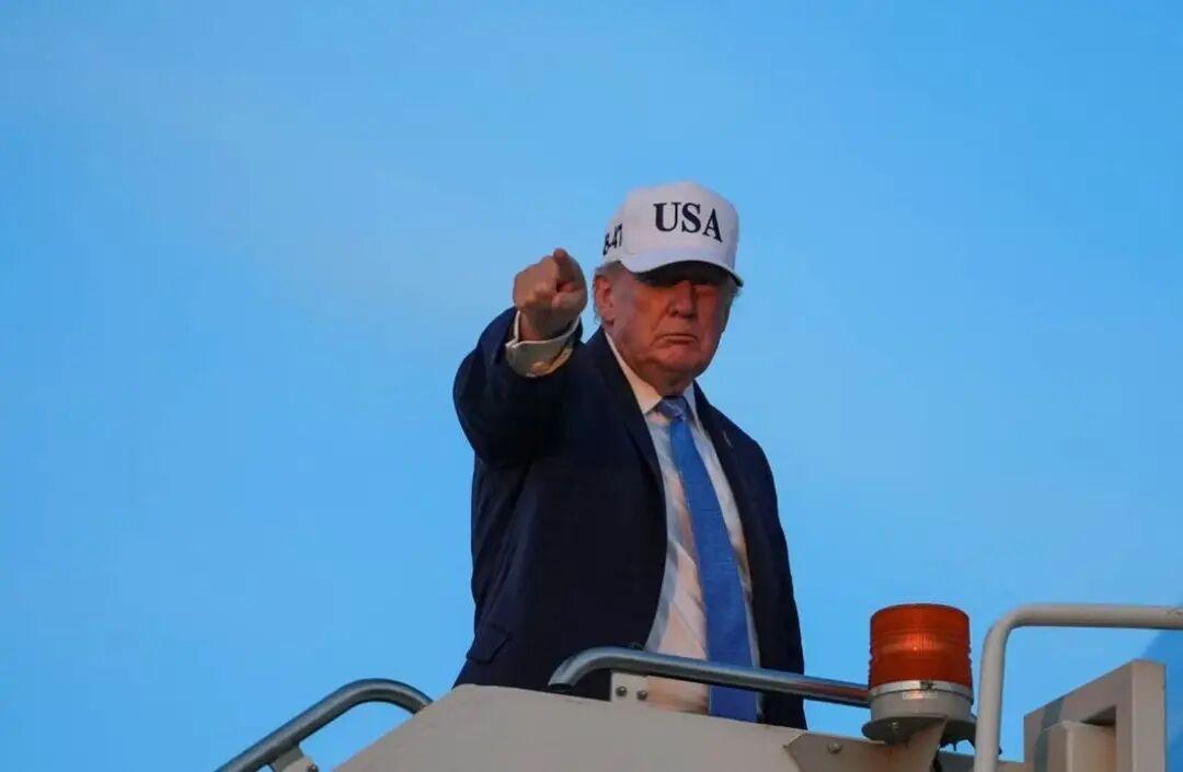 特朗普称，美国官员周一与试图结束美伊战争的调解方进行了会谈。他还表示，美国“很快