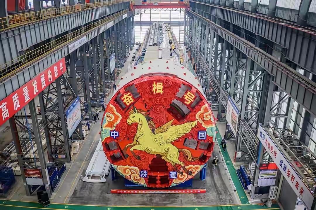 越南需要盾构机修高铁，它是以流氓之心度君子之腹，不卖。
     印度需要盾构机