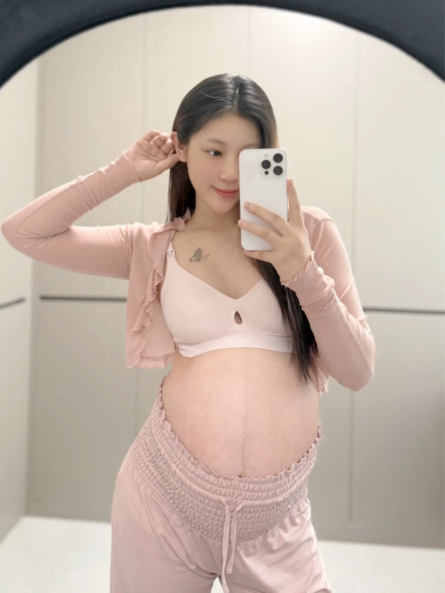 又到了屯哺乳内衣的时候了。整个孕期就是屯屯屯，新买了几件内衣为产后做准...