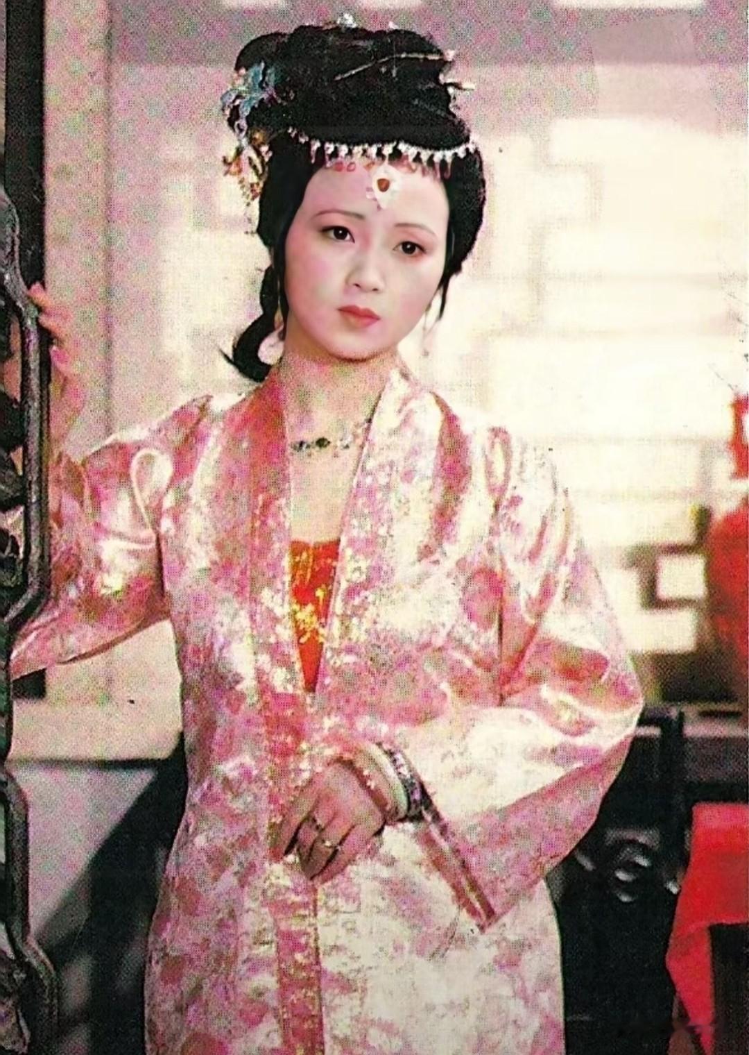 中国电影史人物之第1424位，张蕾（1958 年— ），生于河北。
毕业于河北省