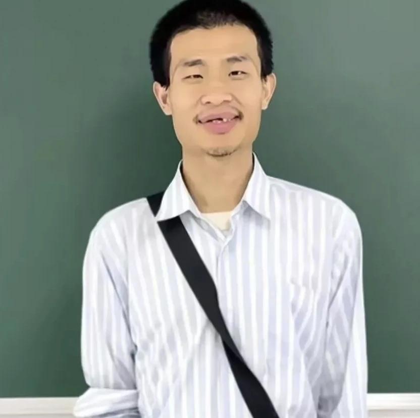 怪不得大家现在都不喜欢追星了
原来都悄悄去追“天才”了
一个视频粉丝就突破一千万