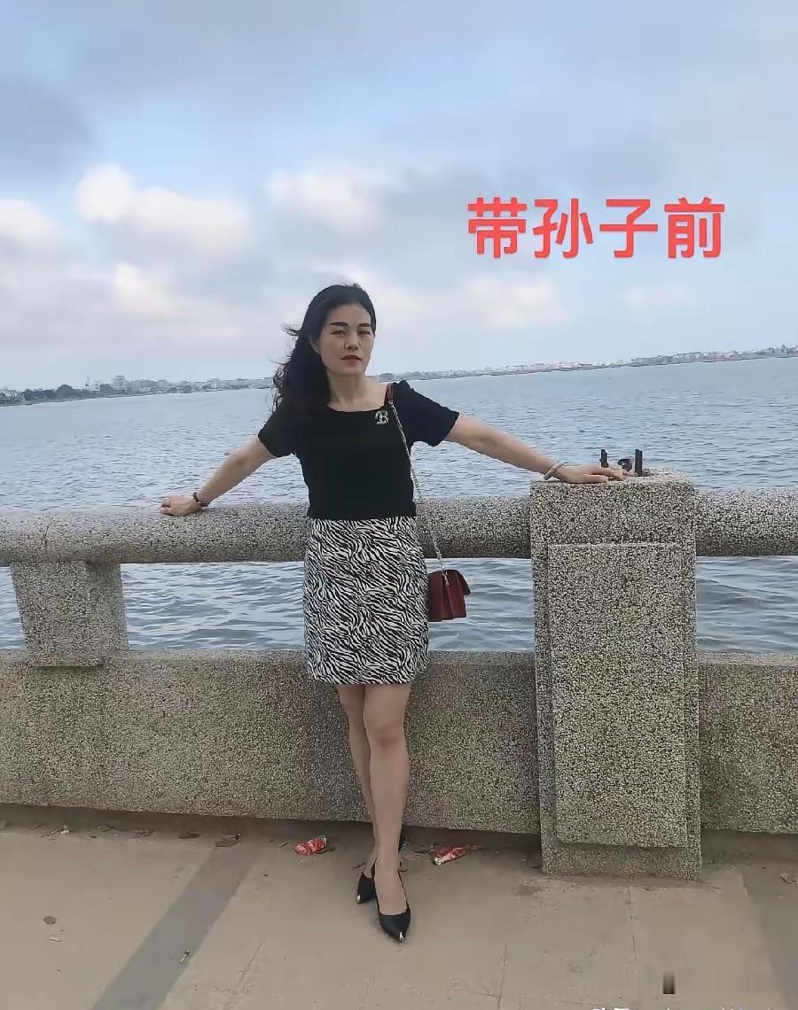 看来带小孩子很辛苦啊