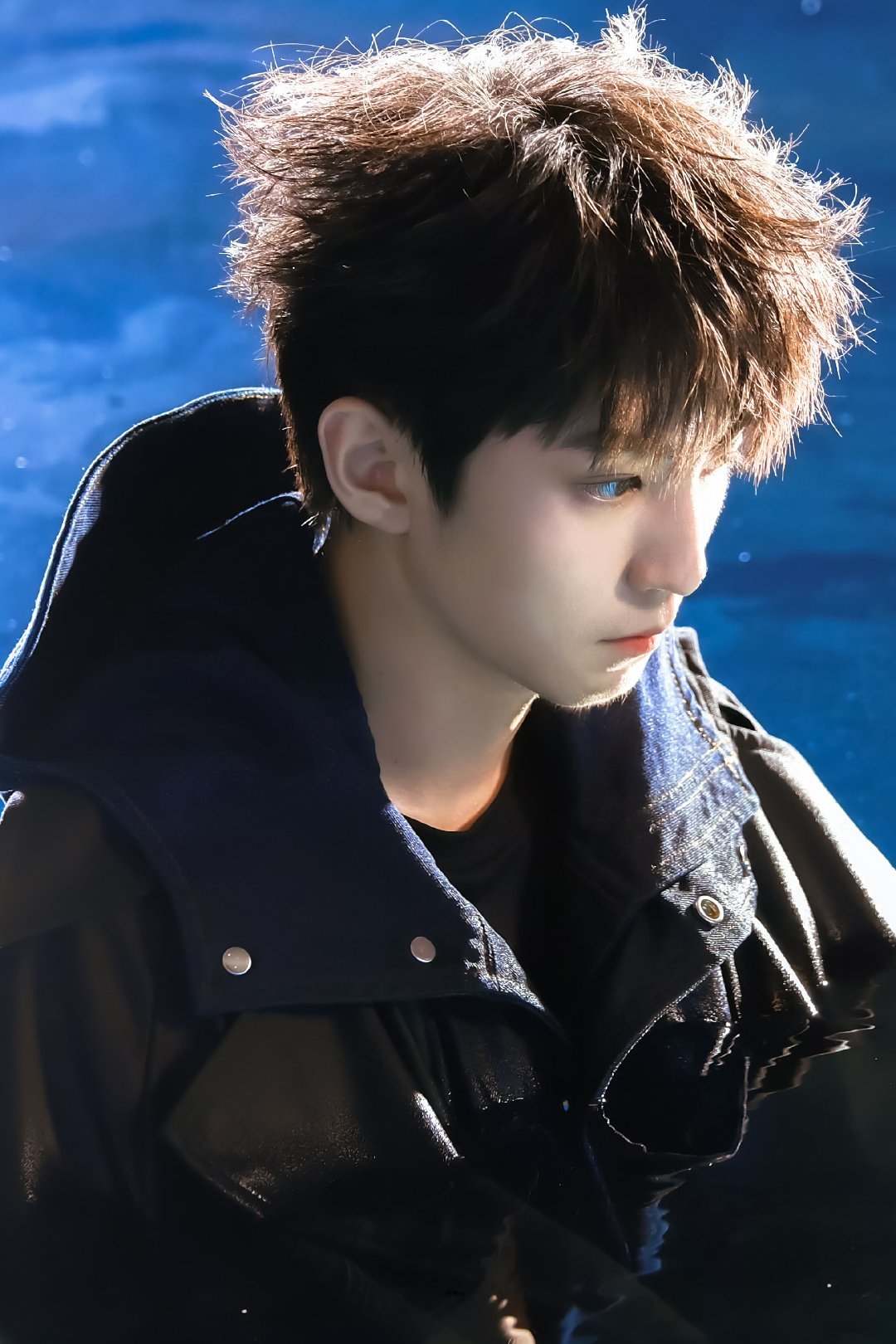 王俊凯💙王俊凯电影刺猬💙💙王俊凯演唱会票秒没   💙💙王俊凯 巴黎时装