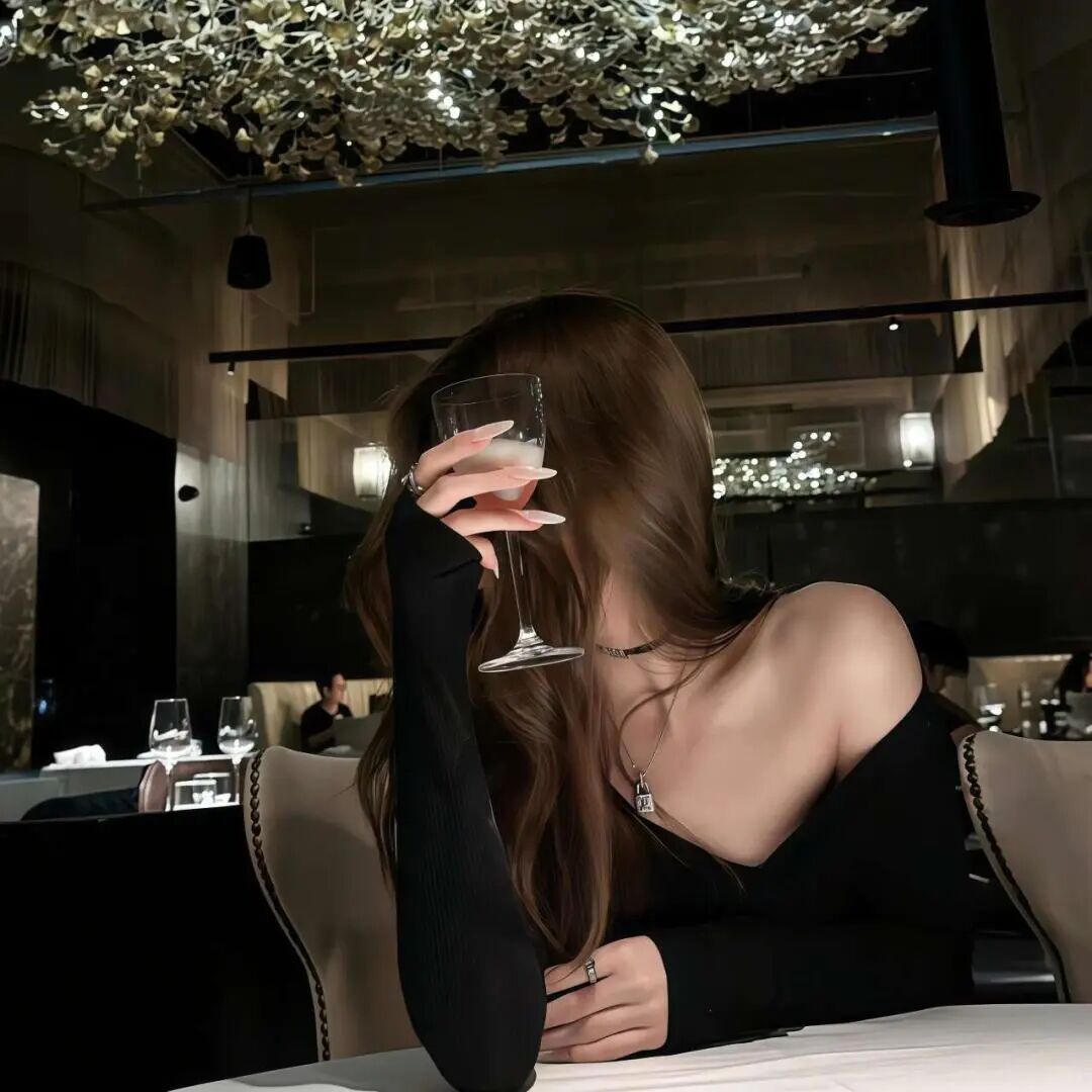 除了她的脾气 她没有一点对不起你的 该给的不该给的都给你了 是你没有良心 