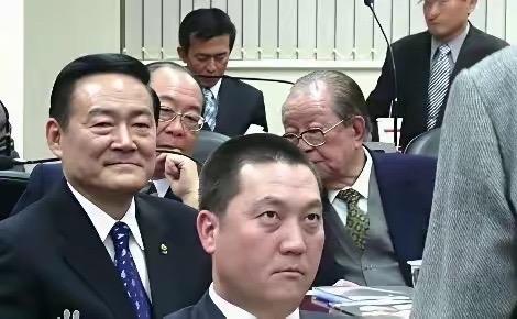 真的被蒋友松这波操作帅到了！一个深耕创投圈的商人，硬是用商业人的果决和清醒，戳穿