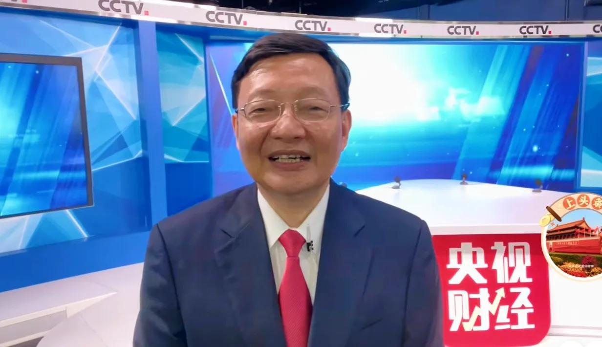 话说早了！李大霄发声“大盘还是很强的”，股市马上跌给李大霄看。
当然，大盘下跌也