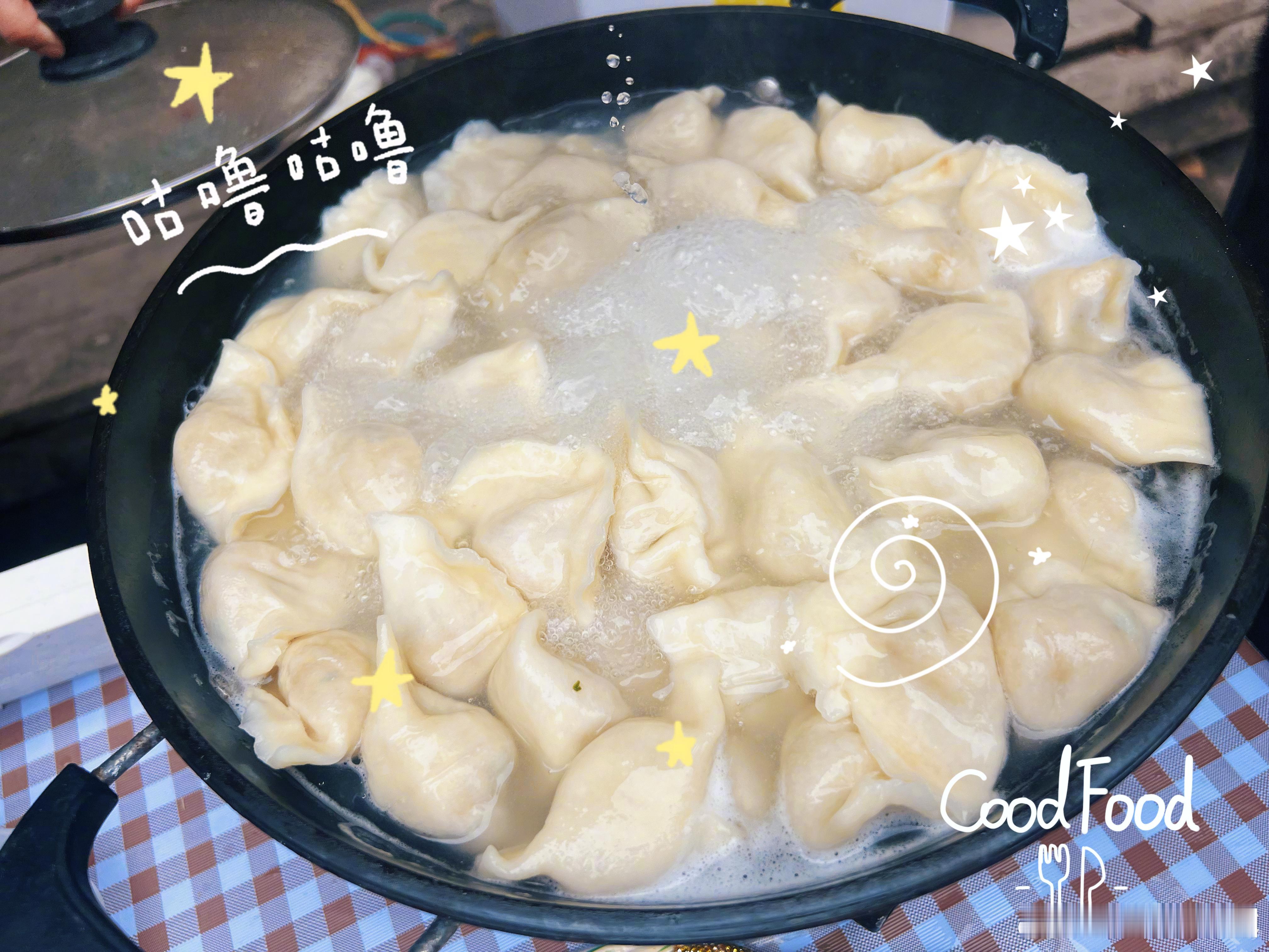 郑业成 小年夜营业啦！是妈妈牌饺子噢，好幸福的大成子