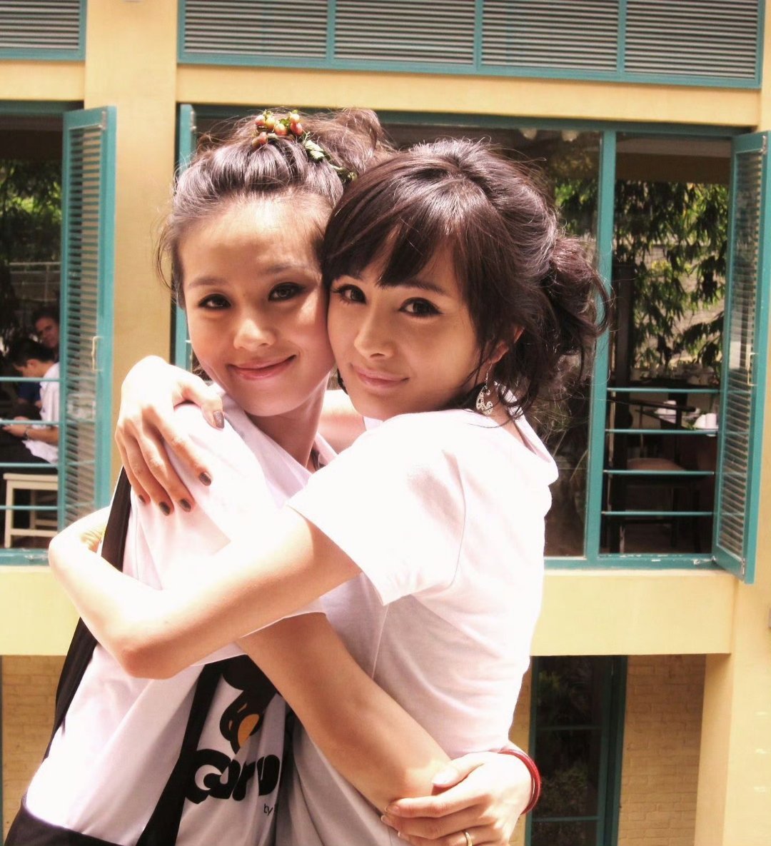 杨幂连续五年为刘诗诗庆生哇😯杨幂连续五年发文为刘诗诗庆生从雪见到惊蛰 从戏里姐