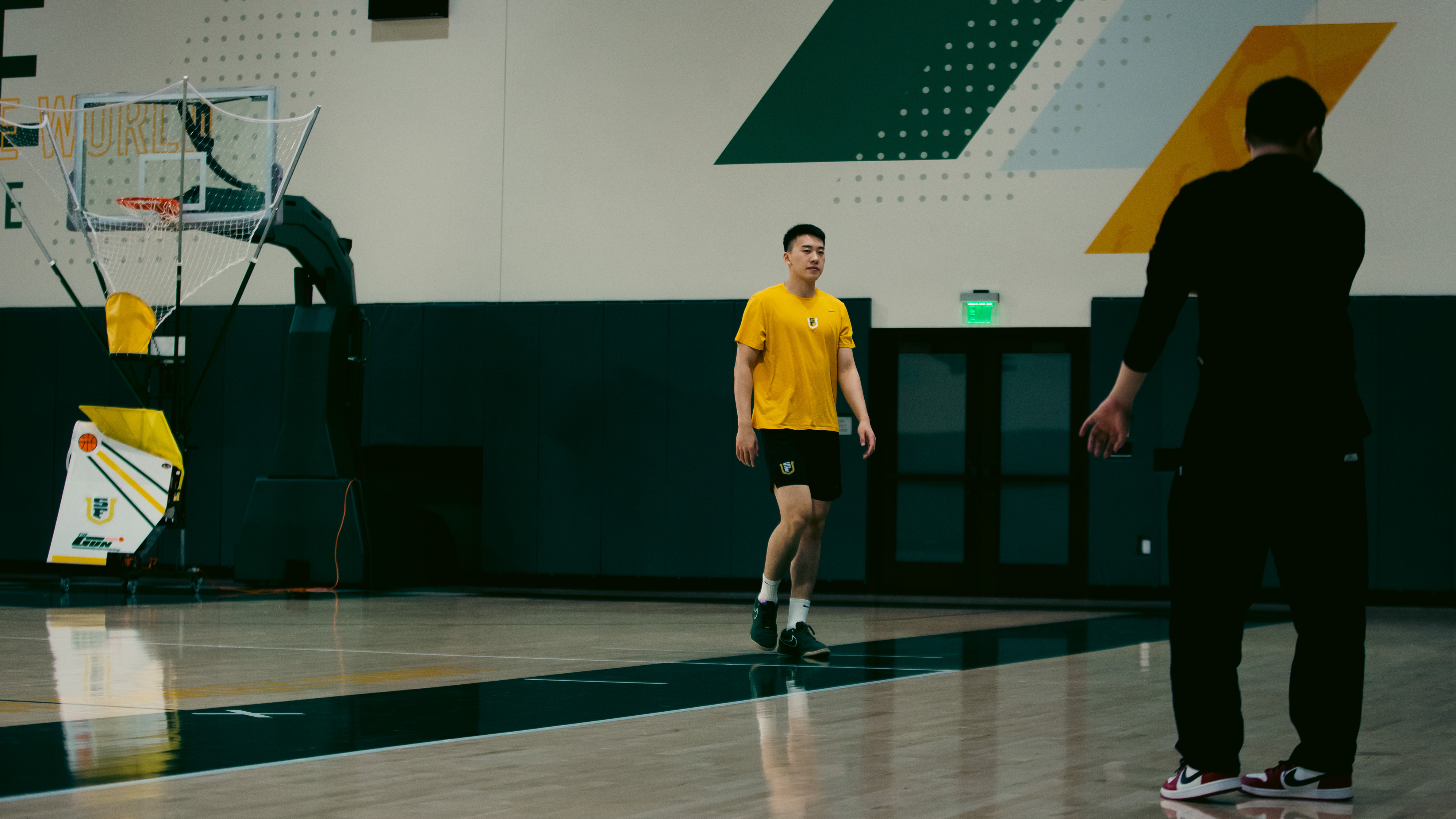 NCAA中国篮球王俊杰 拿下12+12成为赢球最大功臣！NCAA生涯第二次两双，