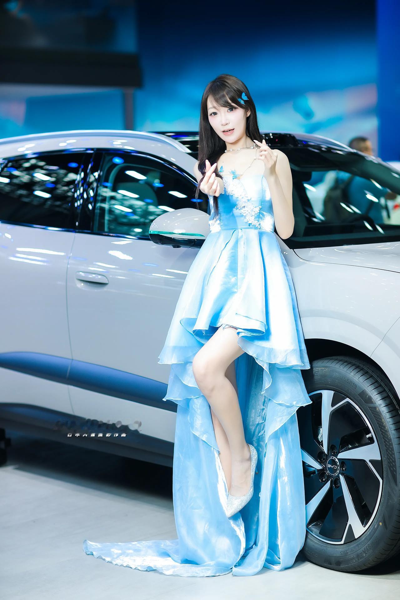 2026重庆车展比亚迪展台模特