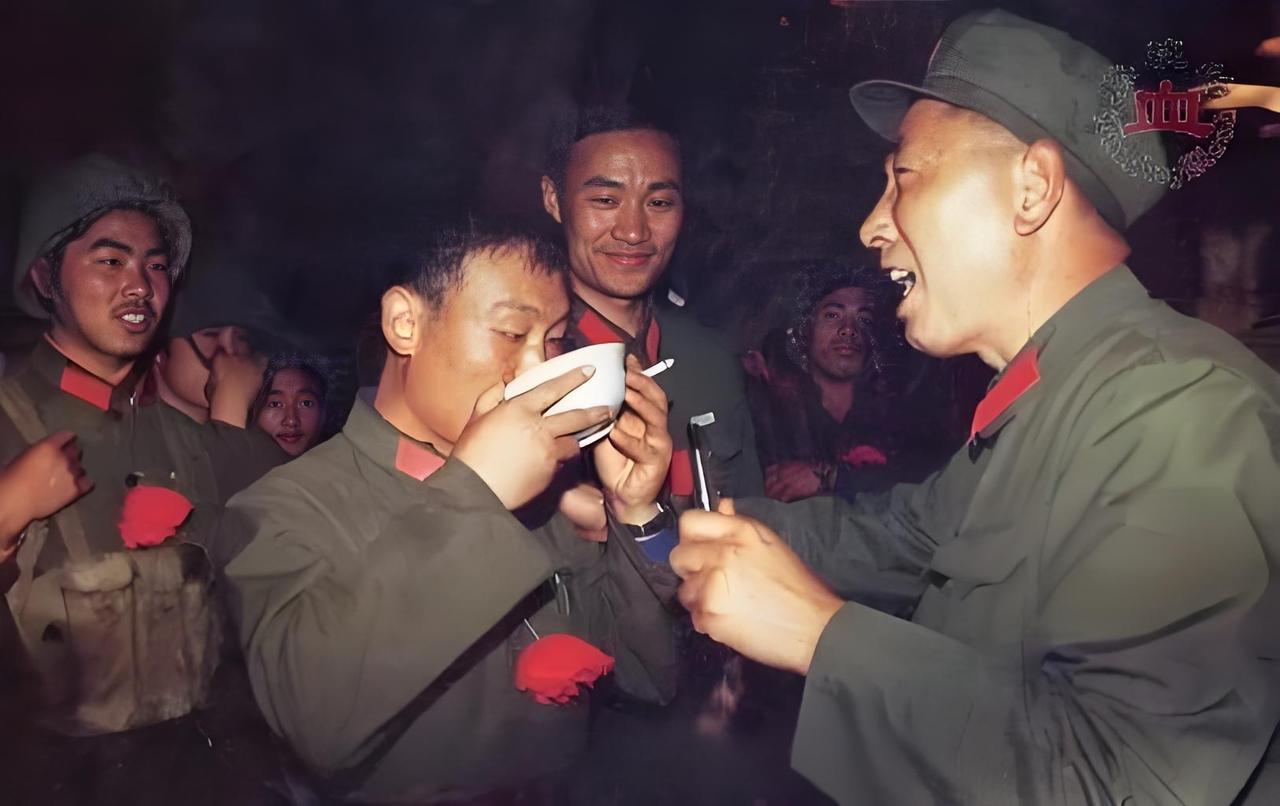 血染的风采，共和国卫士们珍贵历史留影！大家知道这是哪场战争不？当时的敌寇号称世界