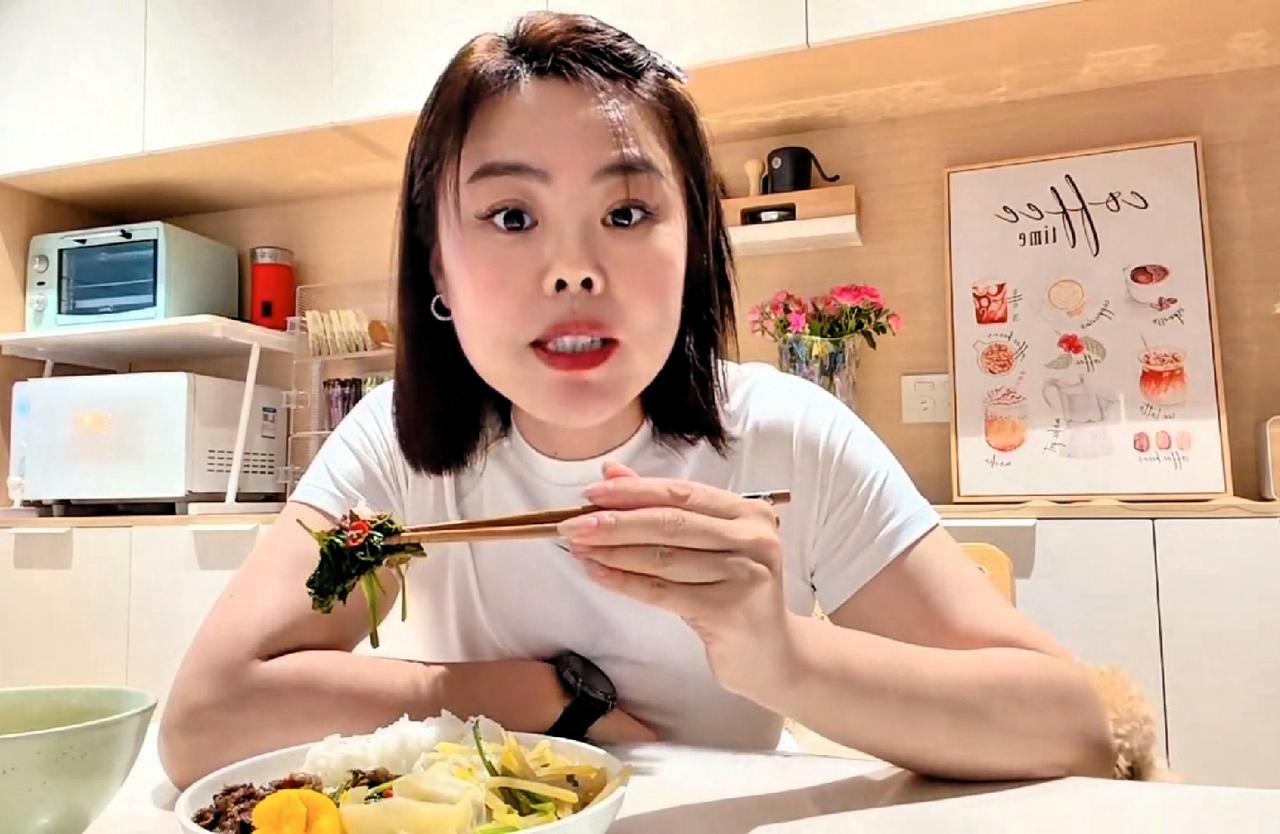 苦茶丹丹香，年底了，为钱发愁嘎嘎上火！
伙伴们，家里最近有点事，不方便说，嘎嘎上