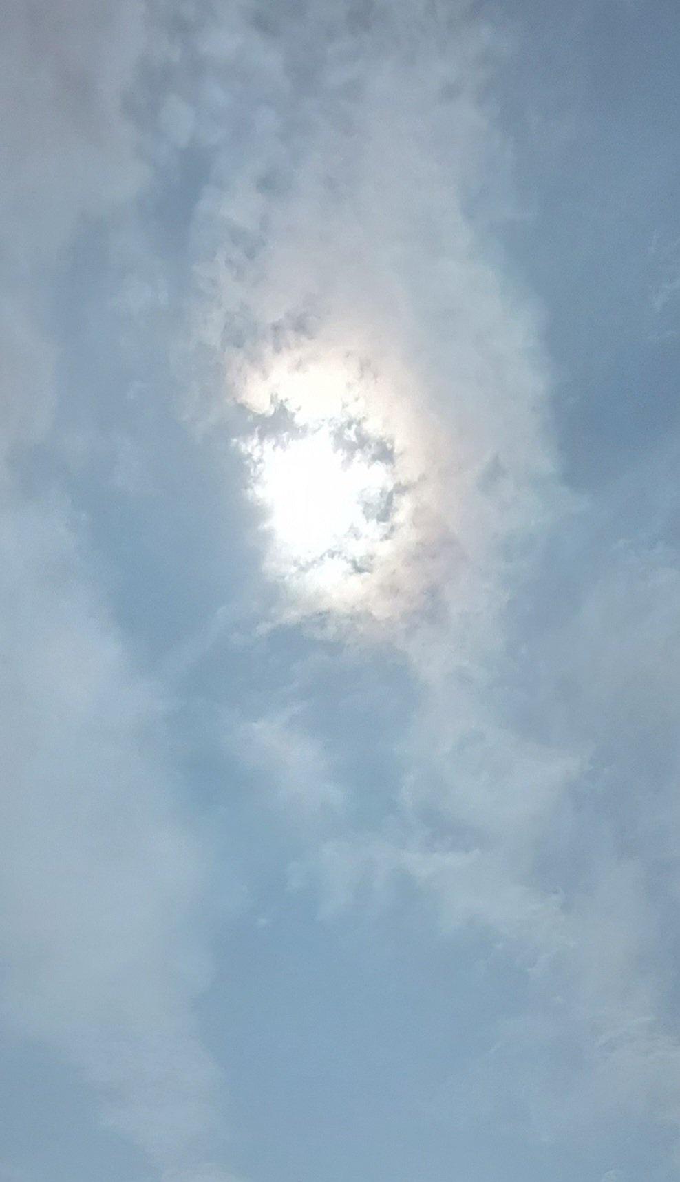 今天2026年4月28日，上午11点35百色太阳当空照[太阳] ​​​