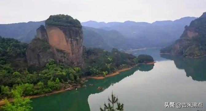 铜钹山至今没被挖空，朝廷封了八百多年，到底怕什么。
那天我在广丰老图书馆翻县志，