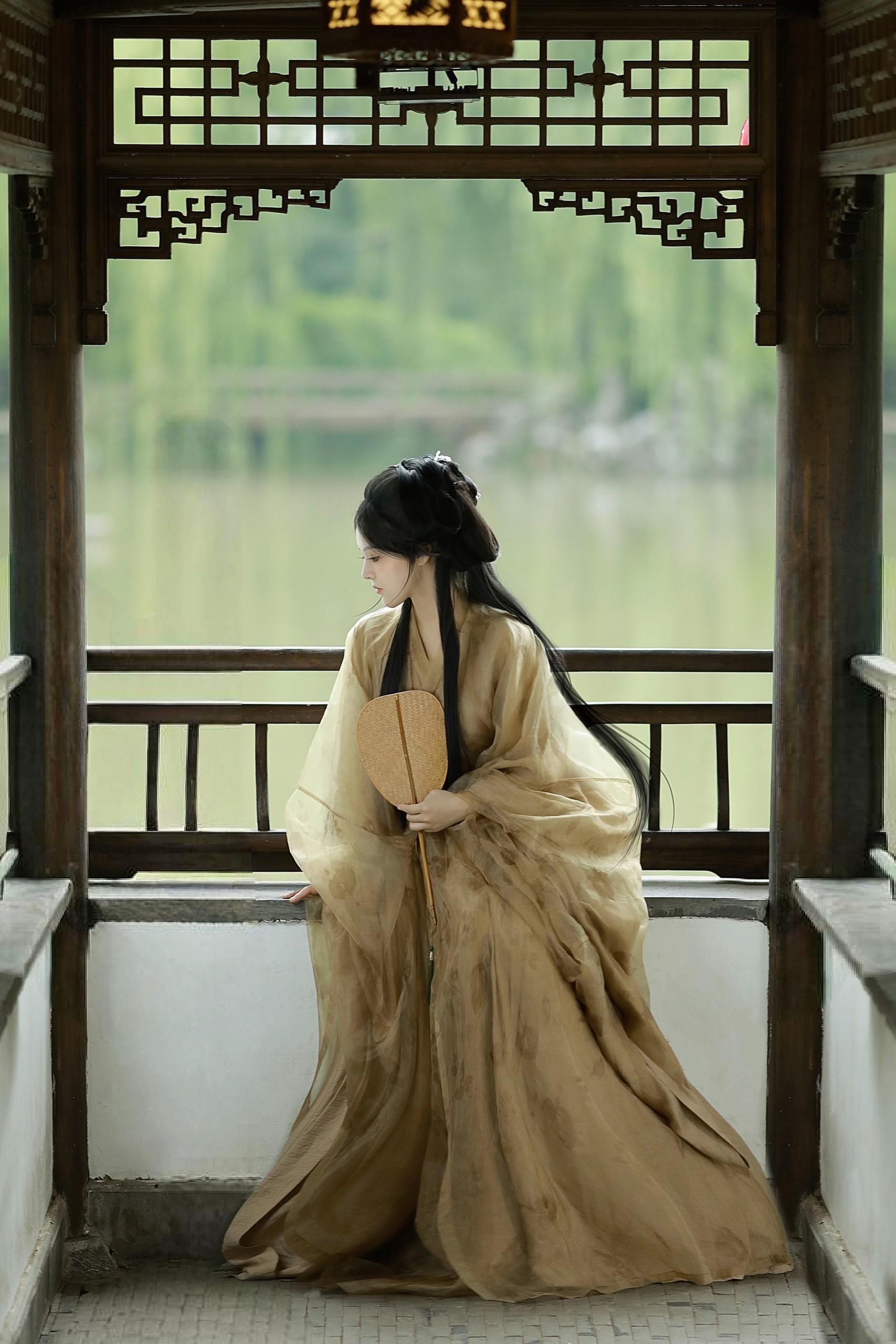 “可见惊鸿一瞥，误入眉眼”。前面客片再营业 南京真的好美好美好美，南京...