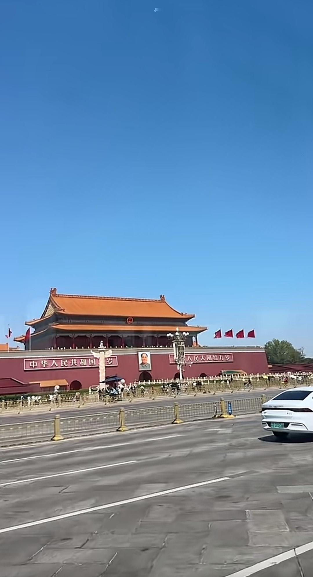 庆祝建军节，致敬人民解放军99周年！🎉向解放军致敬🫡敬礼🫡致敬军队