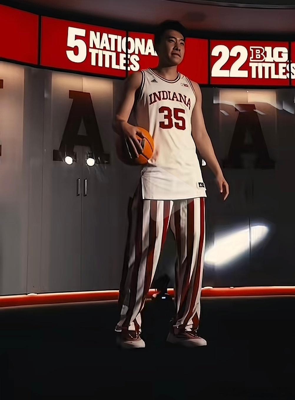 冲击NBA的中国新星！王俊杰探访NCAA豪门印第安纳大学放弃千万CBA合同，选择