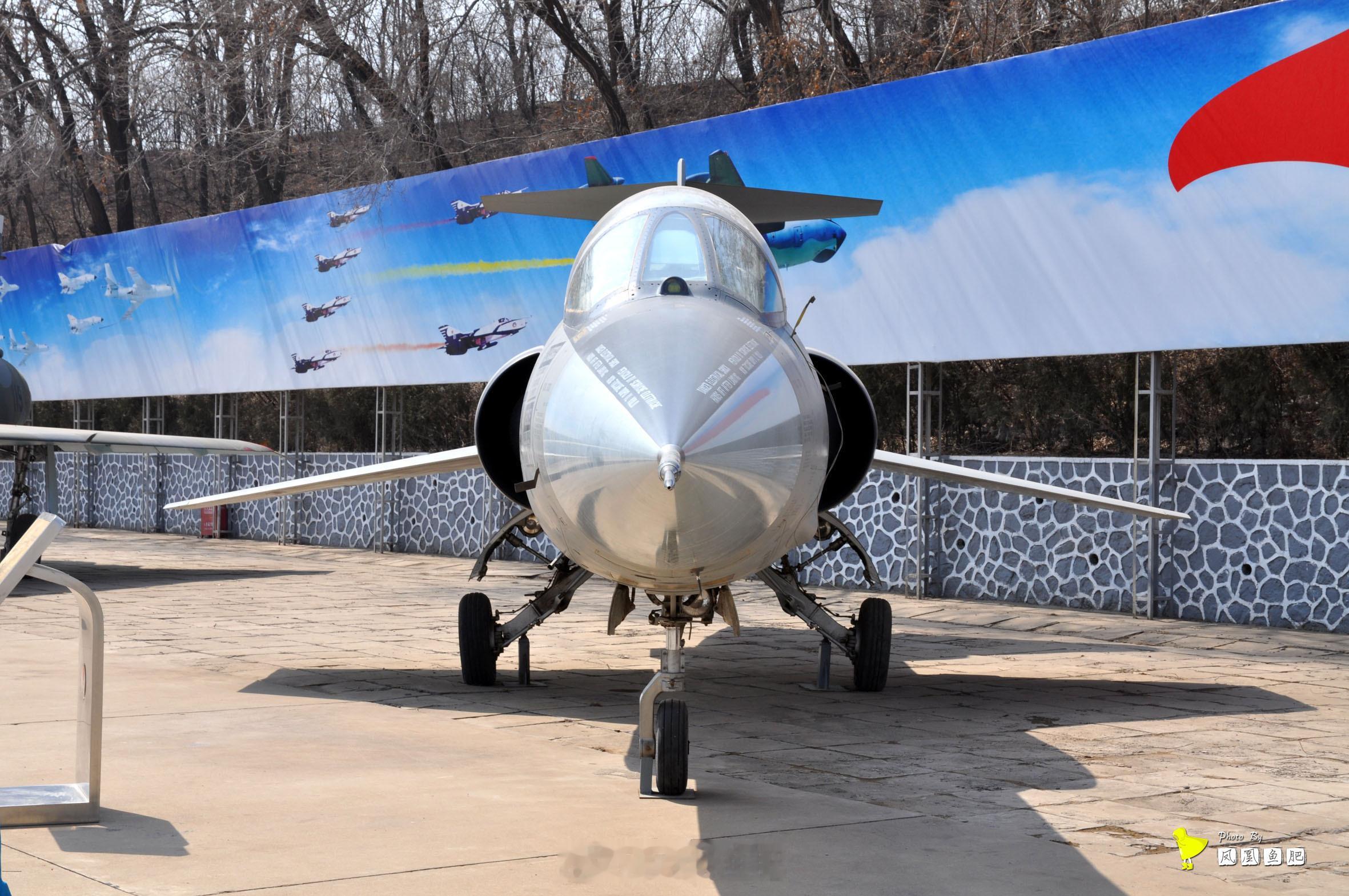 NO. 48航空博物馆 里的  F-104  星式战斗机  这架是意大利空军赠送