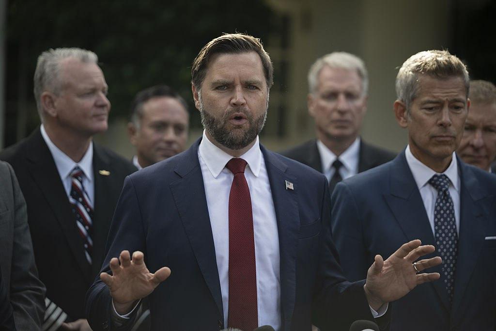 美国副总统万斯的争议言论彻底点燃美欧舆论！他在采访中直言，若欧洲“伊斯兰相关”政