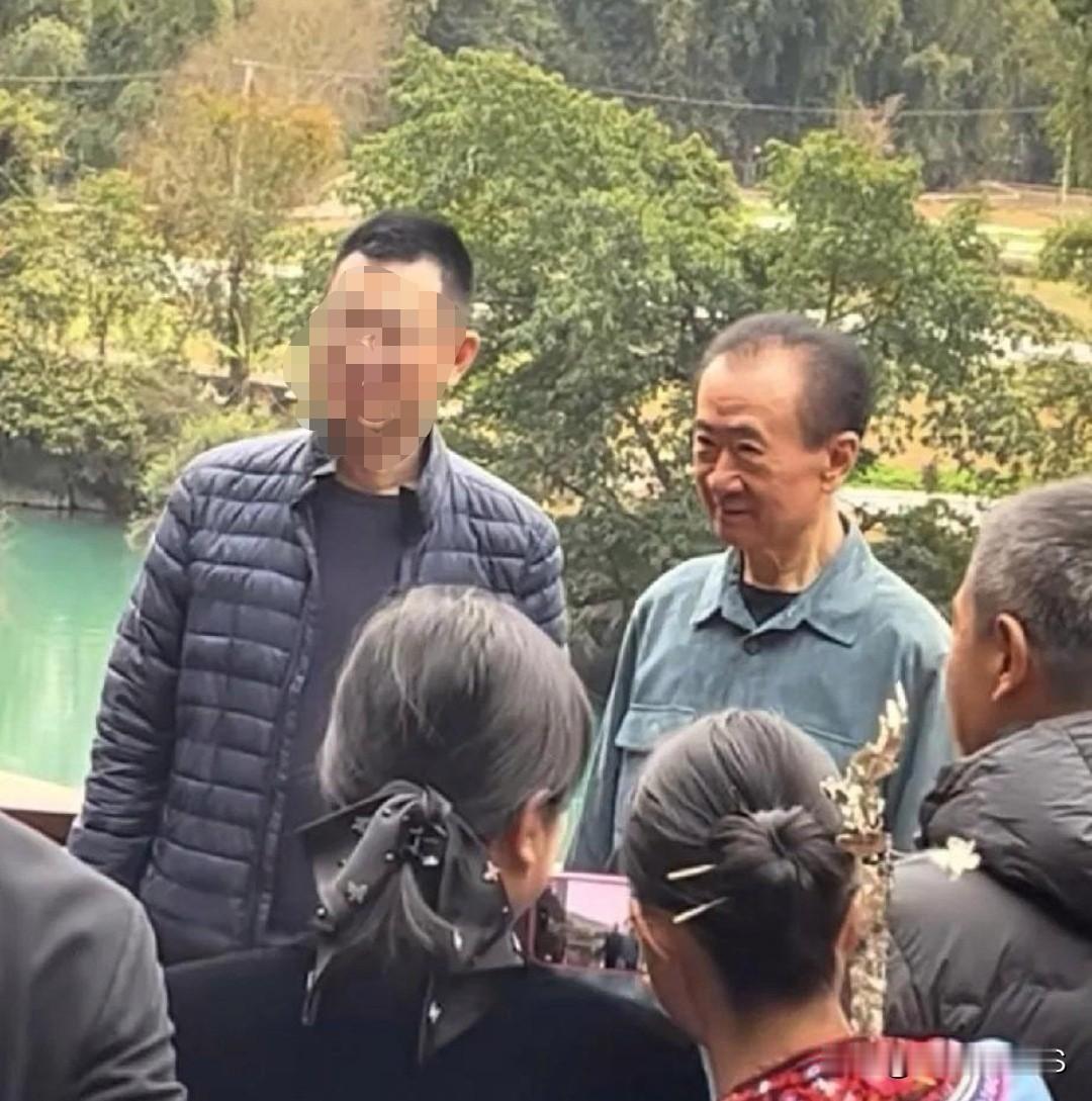 [微风]这几年，地产行业不好干啊！72岁的万达集团创始人王健林低调现身贵州，考察
