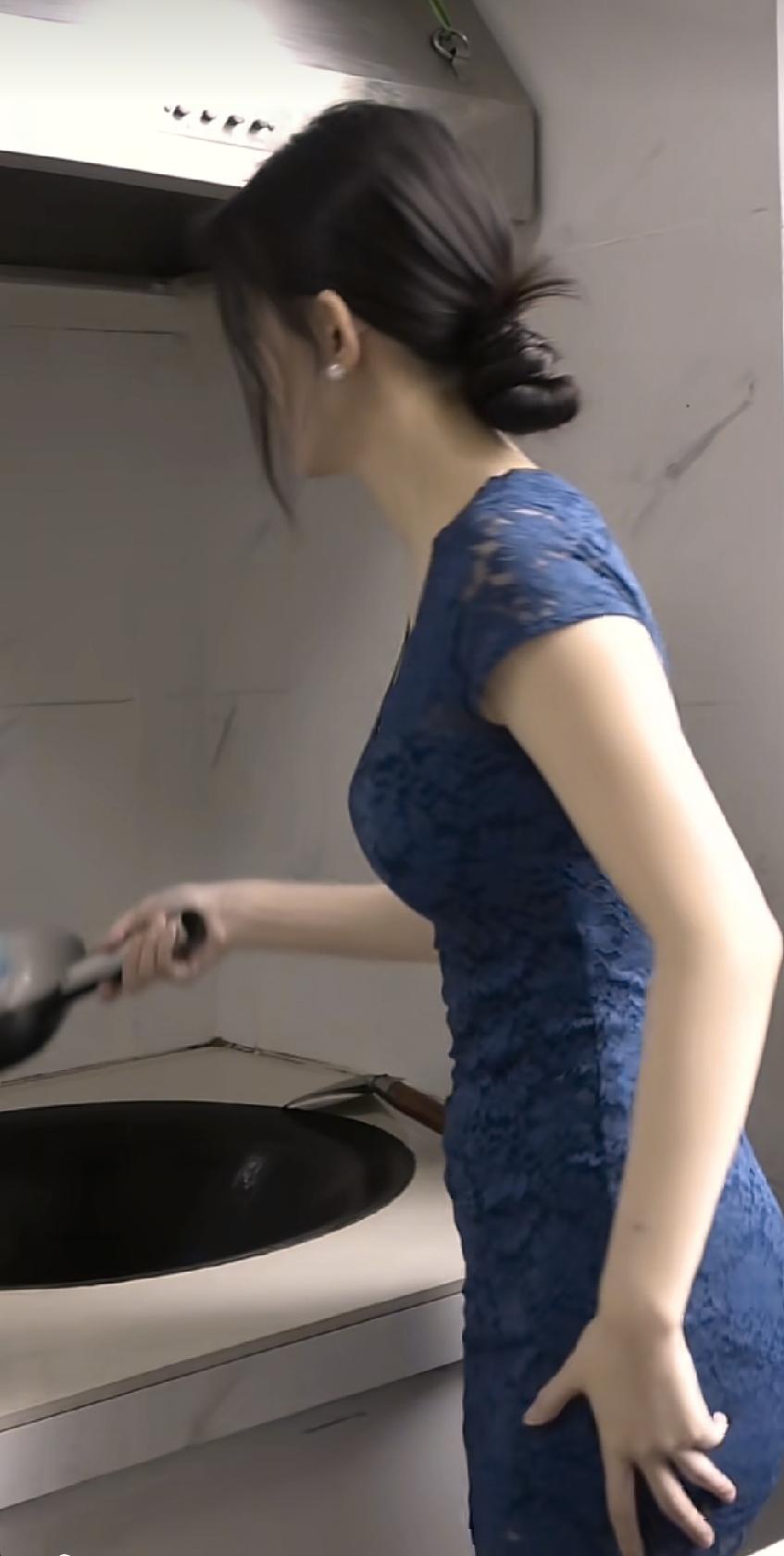 上的了厅堂，下得了厨房，这样的女人才是值得称赞的。
