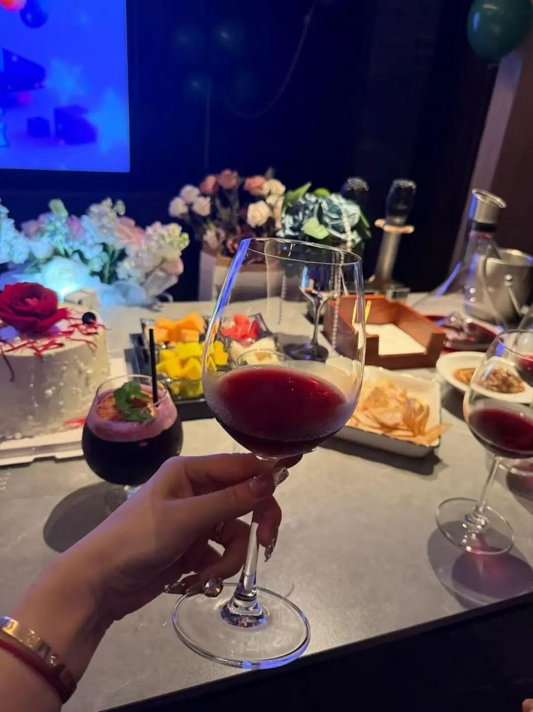 本来准备交卷了 又被告知要重新写 现在连提笔的勇气都没有了 ​​​