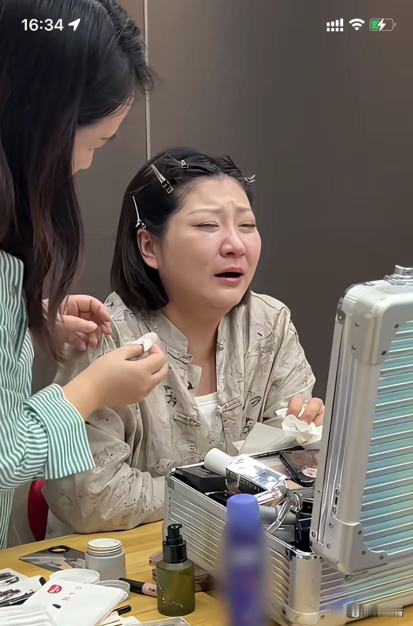 王暖暖胖了，不是因为放下了，是身体里仍有80多根钢钉，每天必须服用激/素/药，她