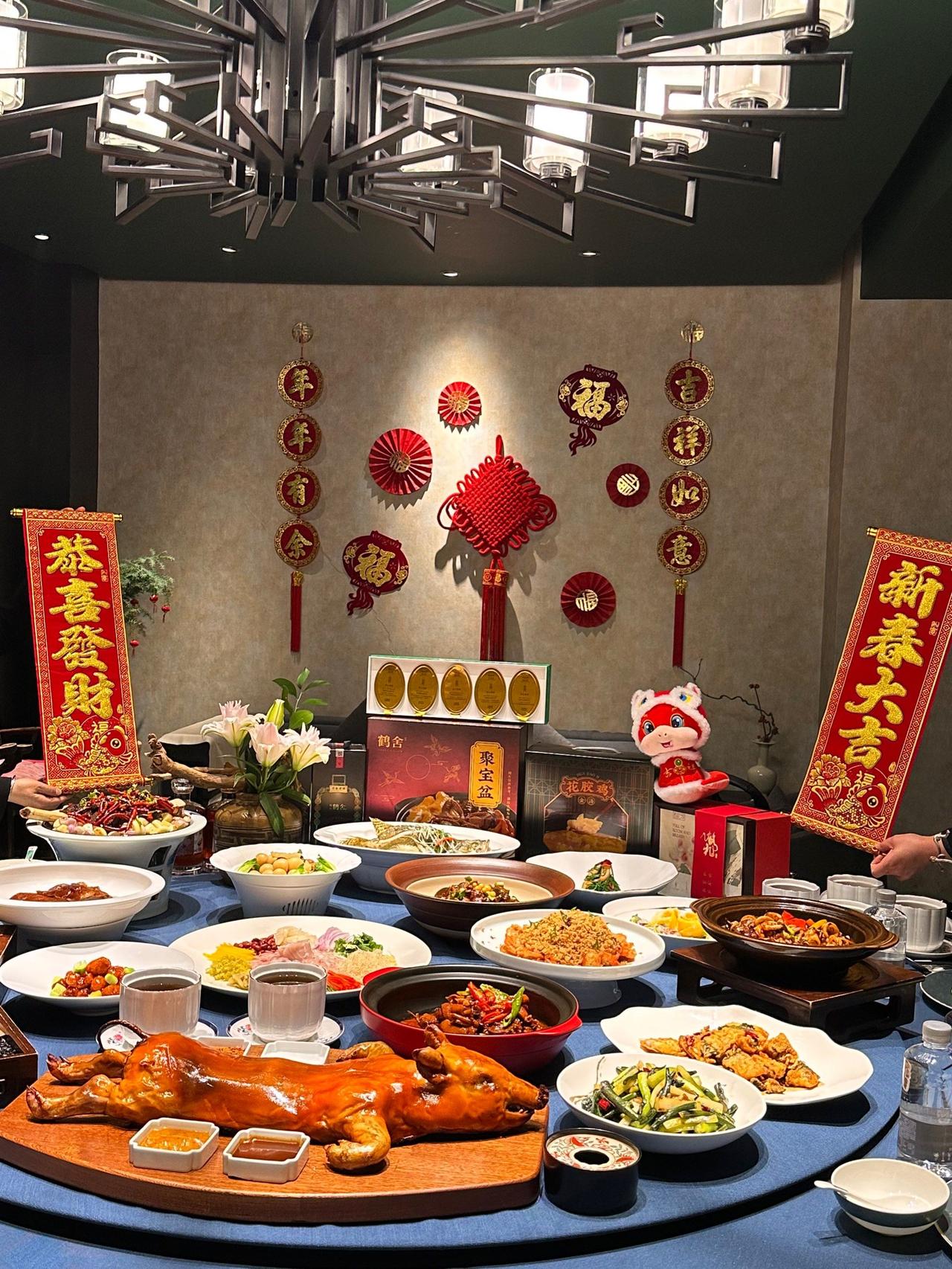 年夜饭也这么卷了吗？
刷到湖北襄阳罗女士的操作，我直接被惊到了🤯 马年的年夜饭