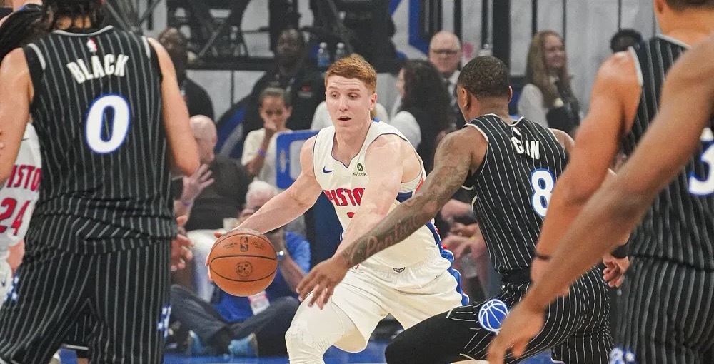 明日NBA季后赛东部半决赛骑士vs活塞G2。目前系列赛大比分骑士0-1活塞。根据