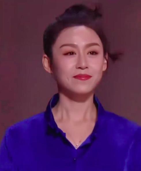 她90后，却靠一个“剪秋姑姑”的角色，让全网记住了她老去的样子。
《甄嬛传》里，