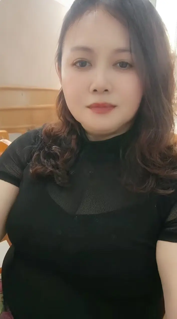 女人这个年纪有点肉感还是好的💕💕💕