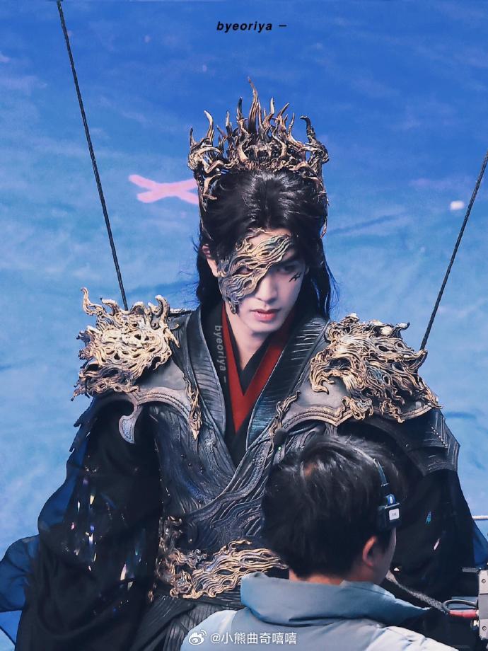 宋威龙雷修远造型 宋威龙新古装造型太绝了，温润书生秒变狠戾反派，一柔一刚，人物反