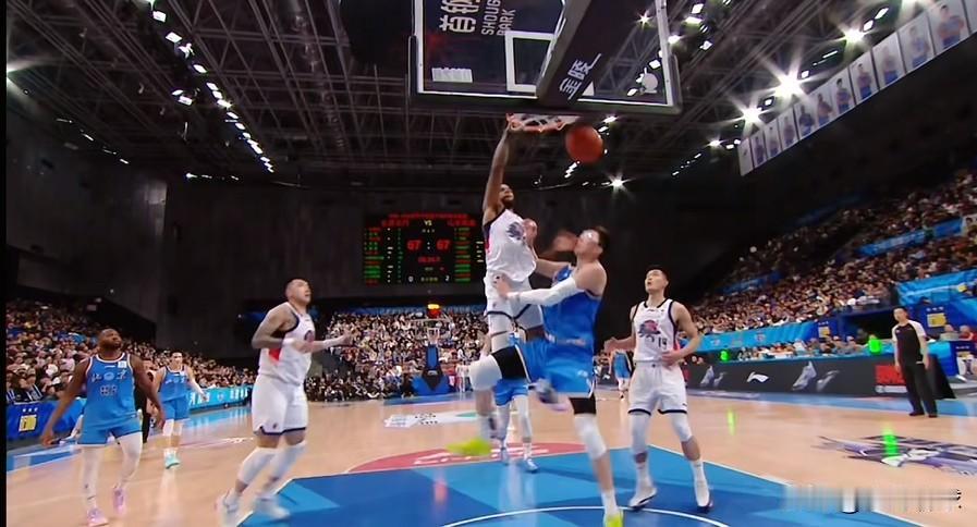 五连胜！五连胜！恭喜山东高速男篮客场87:85战胜北京首钢，珀塞尔最后时刻绝杀抛