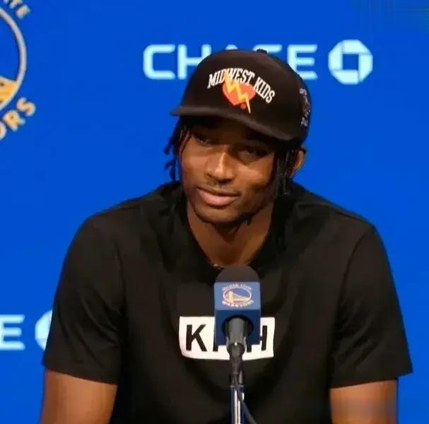 #勇士赛季前瞻# 
北京时间10月15日NBA勇士队官方称赞：我们未来的大前锋终