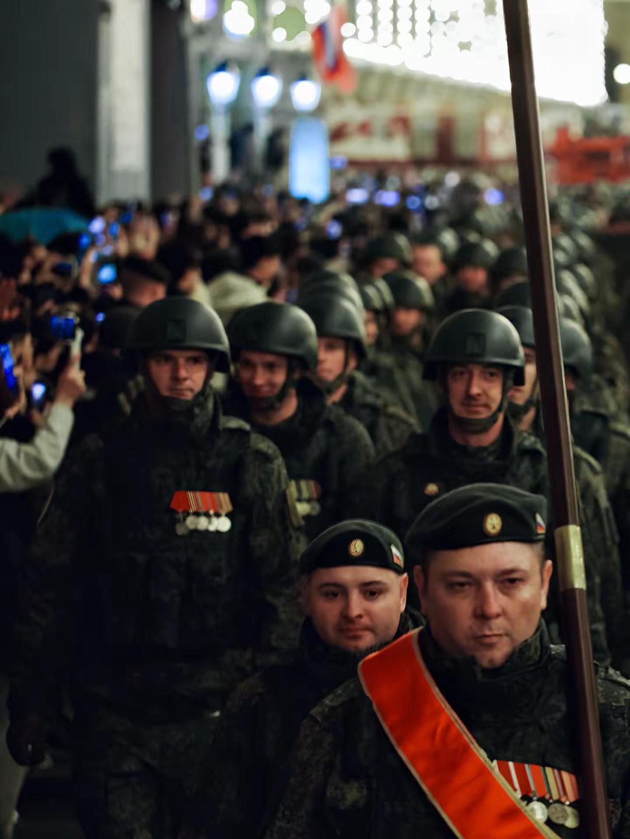 将军百战死 战士十年归。俄罗斯 世界和平   乌克兰 莫斯科