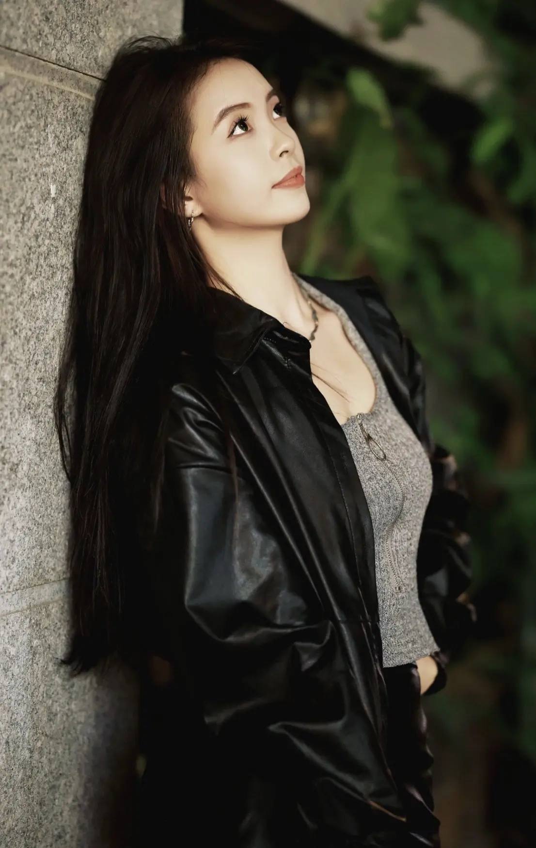 黑皮裙 高级感御姐风黑色系穿搭 气质皮衣女神 黑皮衣女神 温柔拽姐风