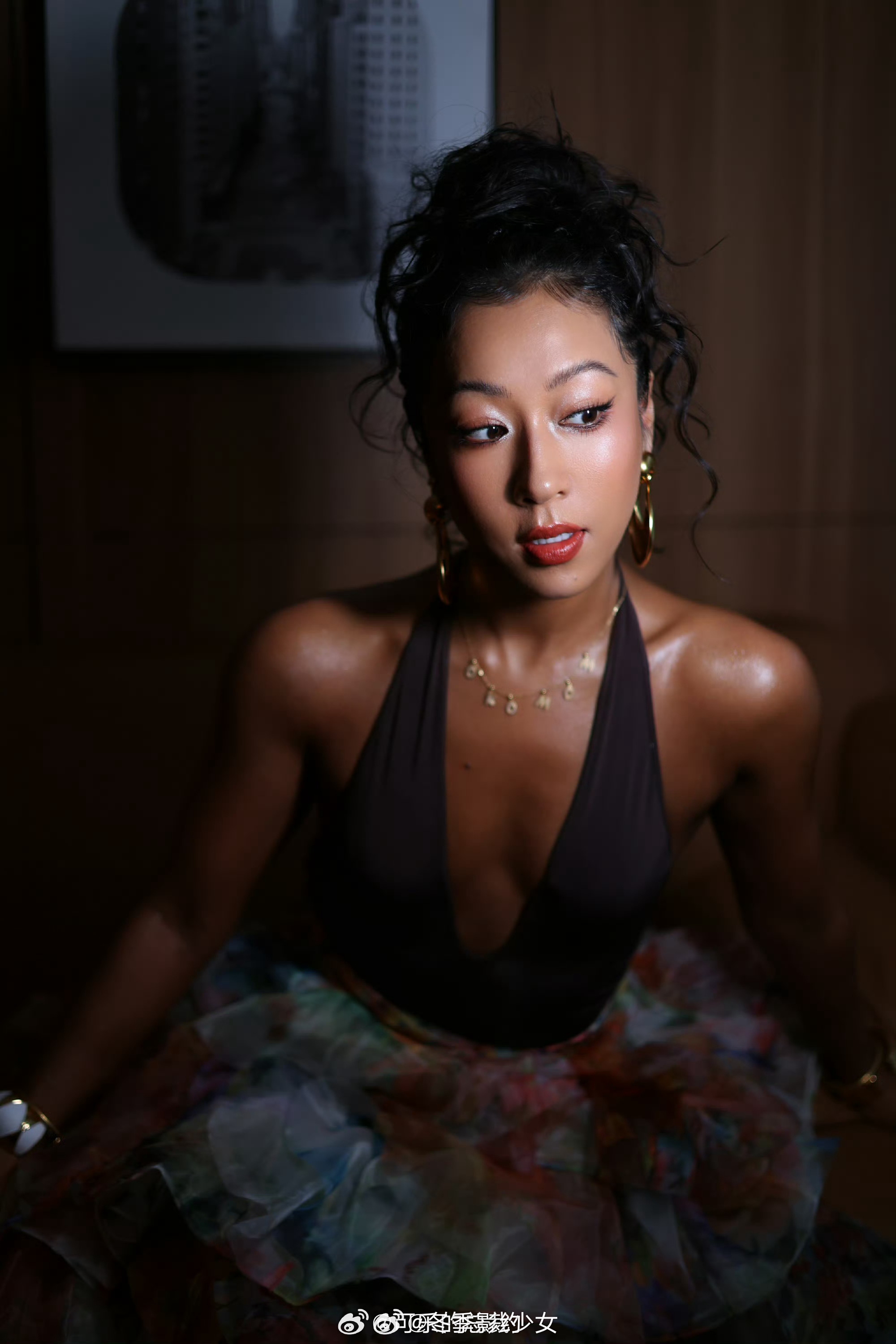 吉克隽逸丝滑掌握扭胯舞 看吉克隽逸跳扭胯舞就是一种享受，松弛感拿捏得刚刚好，每一