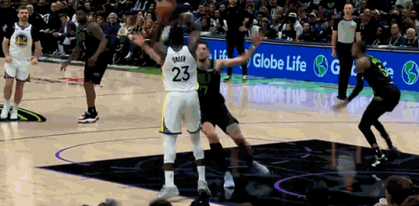 炸裂啊，太涨士气了
梅尔顿隔扣鹈鹕大中锋马特科维奇
真没想到梅尔顿这么脆的身体居