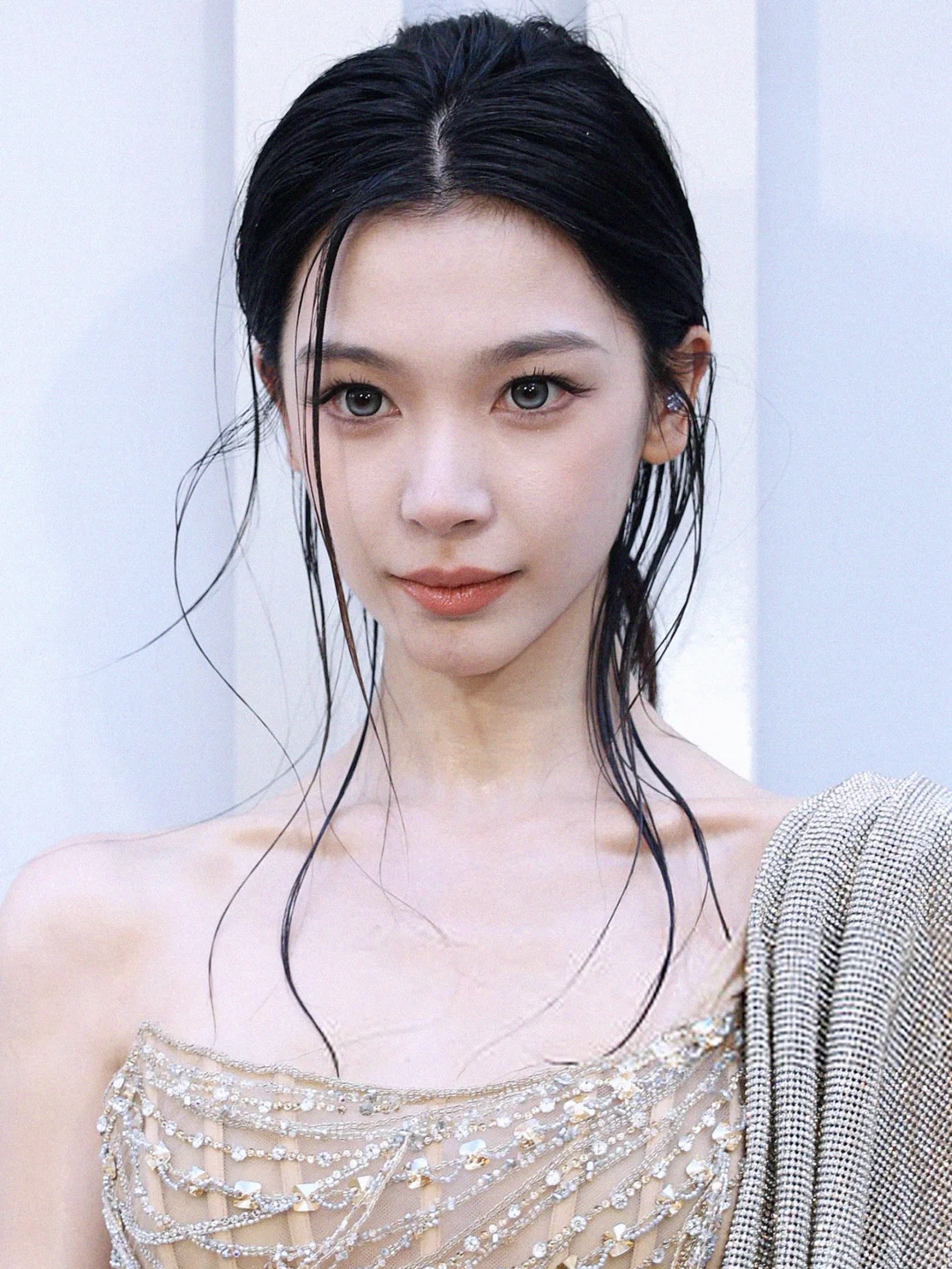 易梦玲亮相TonyWard大秀，这个妆好美