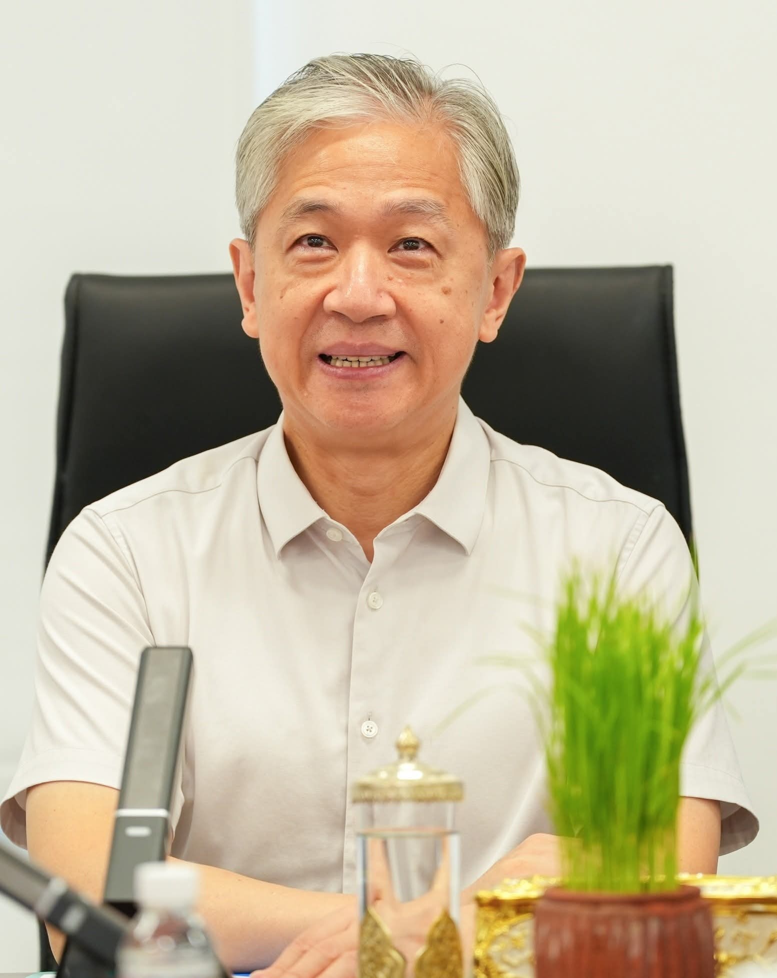 2026.8.19汪文斌赴干拉省考察项目进展 