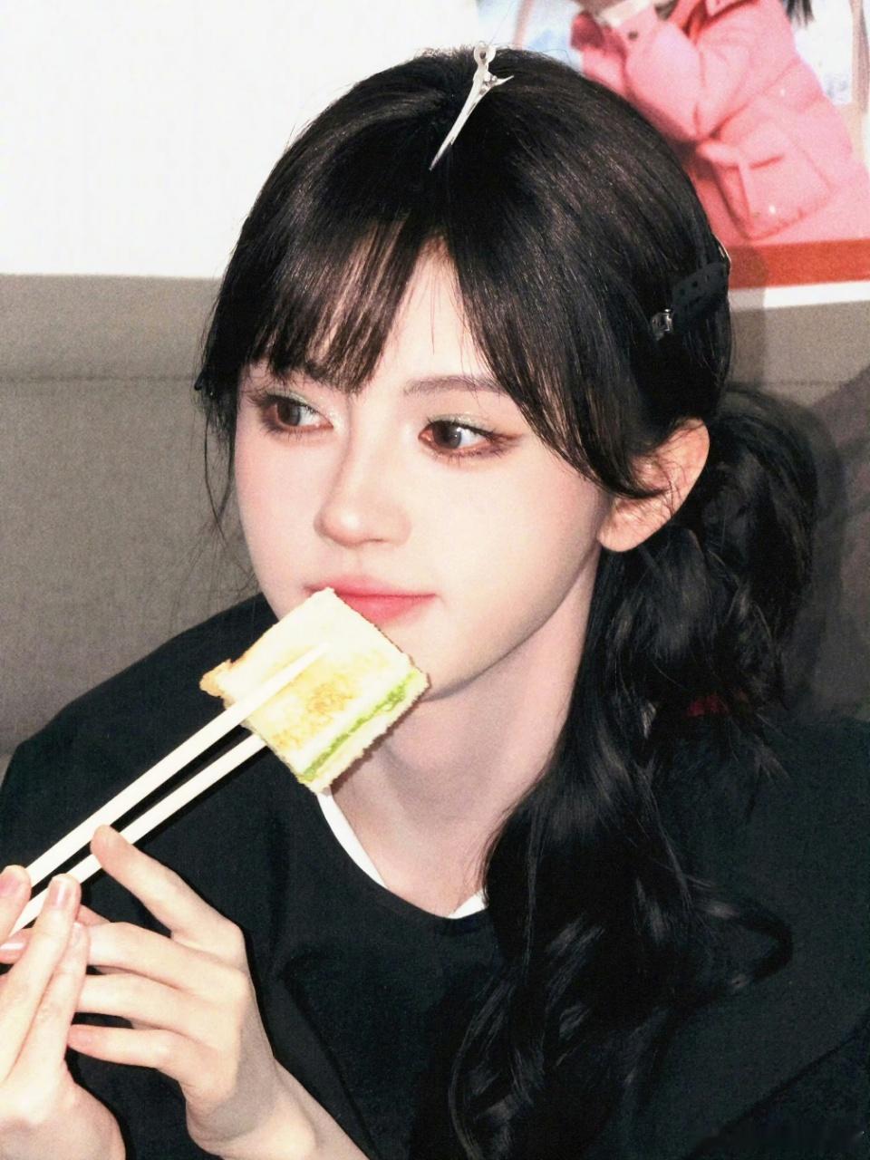 鞠婧祎9年后再出席星光大赏 家人们谁懂啊！星光大赏官宣鞠婧祎时隔9年出席，这简直